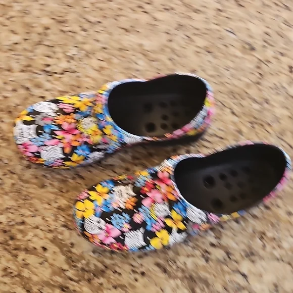 Anywear Nurse Slip Resistant Owl Print closed back Clogs Women 11 Men  9 unisex - Picture 5 of 14